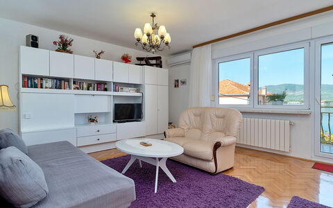 Melita Lara: Meubilair, Eigendom, Venster, Interieur Ontwerp, Bankstel, Verdieping, Comfort, Hout, Fotolijst