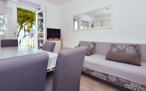 Magis: Meubilair, Eigendom, Fotolijst, Azure, Hout, Verlichting, Interieur Ontwerp, Comfort, Verdieping, Flooring