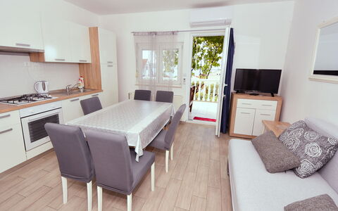 Magis: Meubilair, Eigendom, Fotolijst, Azure, Hout, Verlichting, Interieur Ontwerp, Comfort, Verdieping, Flooring