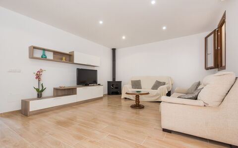 Sa Lluna: Kamer, Eigendom, Verdieping, Interieur Ontwerp, Meubilair, Woonkamer, Houten Vloer, Laminaatvloer, Hardwood, Onroerend Goed