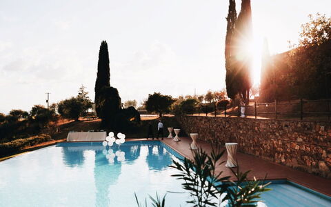 Quercia Al Poggio - Weddings And Events: Water, Lucht, Fabriek, Zwembad, Licht, Azure, Plantkunde, Zwemwater, Boom, Vrije Tijd