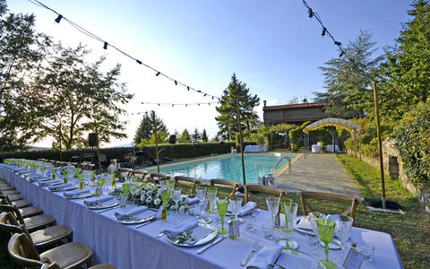 Villa Magnolia: Onroerend Goed, Restaurant, Boom, Lucht, Tafel, Gebouw, Huis, Evenement, Landschap, Fabriek