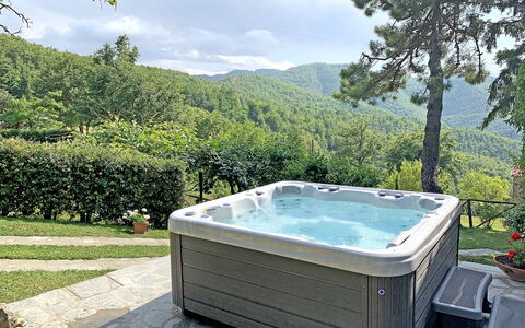 Villa Magnolia: Jacuzzi, Eigendom, Zwembad, Jacuzzi, Water, Bad, Boom, Onroerend Goed, Huis, Rechthoek