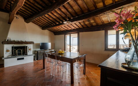 Terrazza Cortonese: Tafel, Bloem, Meubilair, Hout, Gebouw, Interieur Ontwerp, Countertop, Fabriek, Cabinetry, Keuken