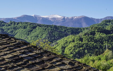 Karashka: Bergachtig Landvormen, Berg, Hoogland, Heuvel Station, Vegetation, Wildernis, Bergketen, Lucht, Ridge, Heuvel