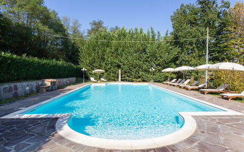 Villa Francesca: Zwembad, Eigendom, Vrije Tijd, Onroerend Goed, Water, Huis, Landgoed, Gebouw, Villa, Backyard