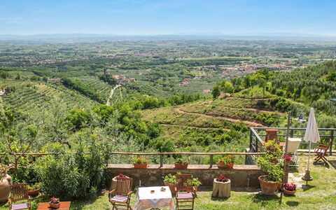 Podere Santa Lucia: Heuvel Station, Toerisme, Lucht, Berg, Heuvel, Onroerend Goed, Gras, Boom, Landelijk Gebied, Landschap