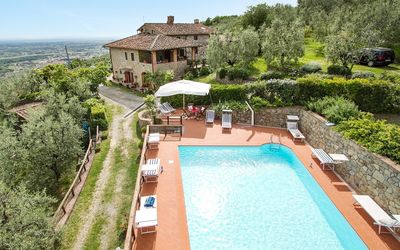 Podere Santa Lucia: Zwembad, Eigendom, Gebouw, Huis, Onroerend Goed, Villa, Appartement, Vakantie, Vrije Tijd, Landgoed