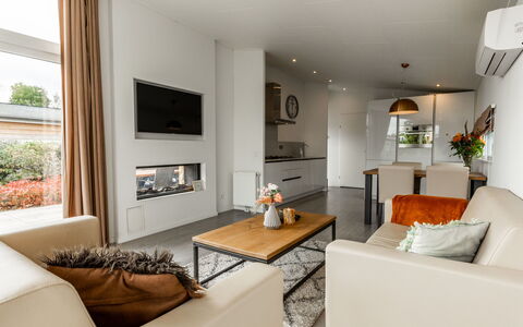Green Resort Mooi Bemelen: Lucht, Wolk, Voedsel, Fabriek, Tableware, Tafel, Venster, Berg, Fruit, Hout