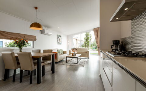 Green Resort Mooi Bemelen: Lucht, Wolk, Voedsel, Fabriek, Tableware, Tafel, Venster, Berg, Fruit, Hout