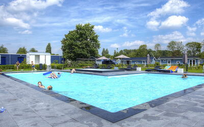 Nijkerk 200: Zwembad, Eigendom, Vrije Tijd, Lucht, Recreatiecentrum, Vakantie, Onroerend Goed, Gebouw, Huis, Recreatie