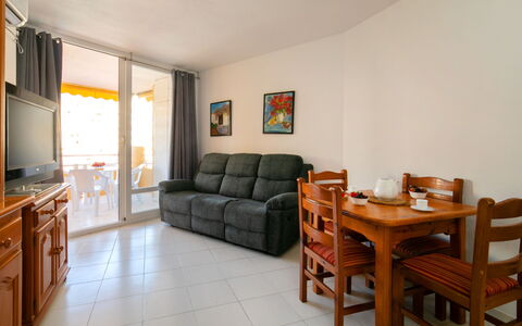 Calpe Calp 881: Meubilair, Buitenmeubels, Stoel, Tuin, Bloempot, Patio, Buitentafel, Landgoed, Kamerplant, Landscaping