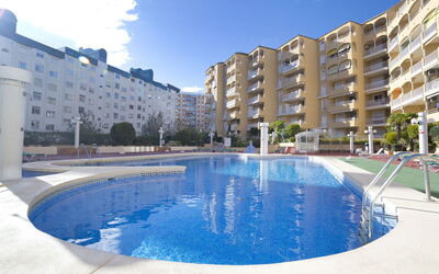 Calpe Calp 881: Water, Gebouw, Lucht, Dag, Eigendom, Venster, Azure, Zwembad, Wolk, Fabriek