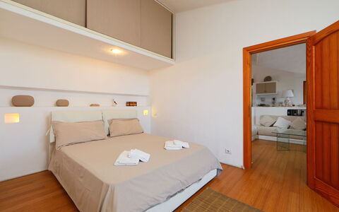 Audarya (Vgm610): Slaapkamer, Kamer, Bed, Meubilair, Eigendom, Laken, Interieur Ontwerp, Bedding, Gebouw, Verdieping