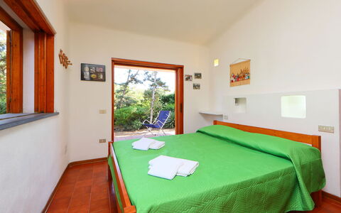 Terre Rare: Kamer, Slaapkamer, Meubilair, Eigendom, Bed, Laken, Gebouw, Interieur Ontwerp, Bed Frame, Matras