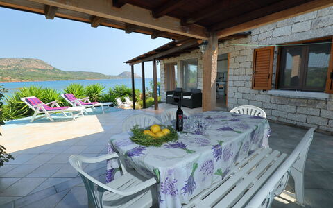 Tritone: Eigendom, Gebouw, Huis, Kamer, Veranda, Interieur Ontwerp, Patio, Villa, Onroerend Goed, Landgoed