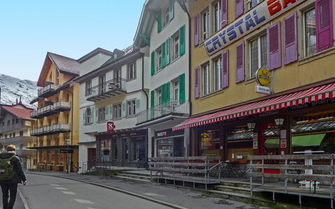 Wengen 66: Dorf\, Buurt, Gebouw, Gemengd Gebruik, Straat, Menselijke Nederzetting, Architectuur, Stad, Stedelijk Gebied, Downtown