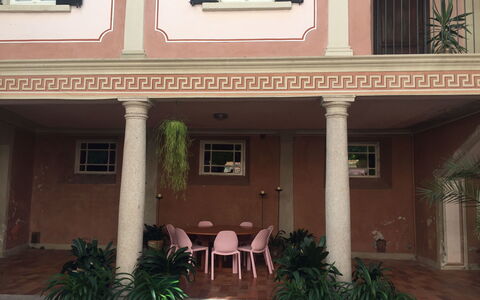 Villa Ghis - Sleeps 16: Eigendom, Huis, Huis, Gebouw, Onroerend Goed, Veranda, Architectuur, Facade, Binnenplaats, Woongebied