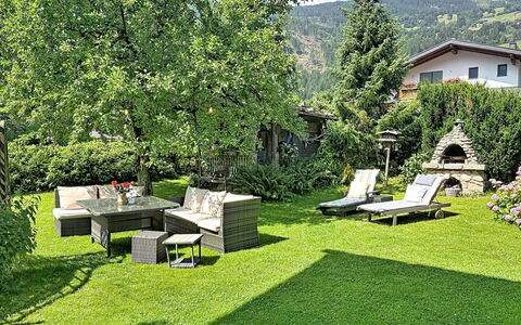 Aschau im Zillertal 485: Tuin, Struik, Landschap, Meubilair, Buitenmeubels, Bergketen, Gazon, Groundcover, Landscaping