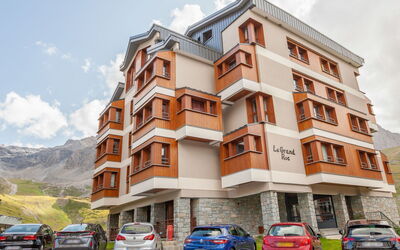 Tignes 392: Gebouw, Woongebied, Eigendom, Appartement, Buurt, Huis, Architectuur,  Dorf\, Onroerend Goed, Voertuig