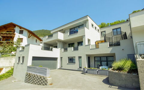 Isiliving: Eigendom, Woongebied, Huis, Huis, Gebouw, Onroerend Goed, Buurt, Architectuur, Landgoed,  Dorf\