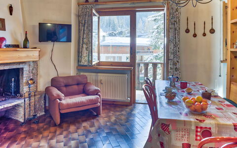 The Twins Apartment - Champoluc: Kamer, Eigendom, Woonkamer, Meubilair, Interieur Ontwerp, Huis, Gebouw, Huis, Onroerend Goed, Verdieping