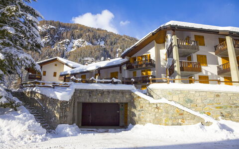 The Twins Apartment - Champoluc: Sneeuw, Eigendom, Winter, Huis, Bergdorp, Huis, Geologisch Fenomeen, Berg, Onroerend Goed, Gebouw