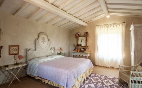 Fontanelle 16: Slaapkamer, Bed, Kamer, Meubilair, Eigendom, Plafond, Laken, Interieur Ontwerp, Bed Frame, Bedding