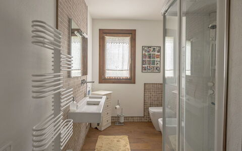 Villa la Vena: Kamer, Eigendom, Verdieping, Gebouw, Interieur Ontwerp, Architectuur, Muur, Huis, Badkamer, Onroerend Goed