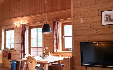 Chalet Jupiter: Kamer, Gebouw, Eigendom, Meubilair, Blokhut, Interieur Ontwerp, Straal, Plafond, Huis, Hout