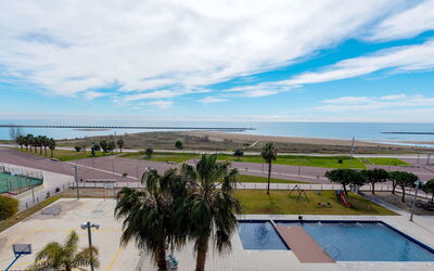 Triplex Seaview