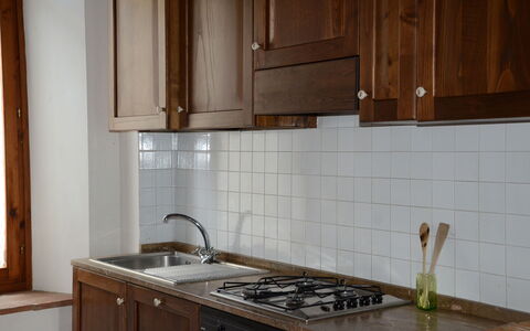 Agriturismo Cincinelli: Countertop, Keuken, Tegel, Kamer, Eigendom, Cabinetry, Meubilair, Verdieping, Gootsteen, Fornuis