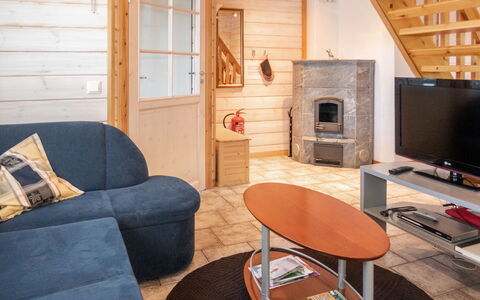 Ruka Snow and Sun 2: Hout, Meubilair, Interieur Ontwerp, Flooring, Kamer, Verdieping, Huis, Woonkamer, Beits, Hardwood