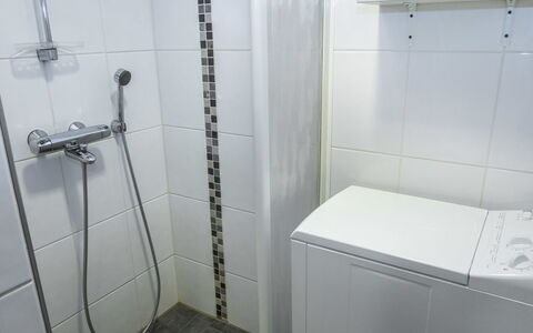 Ruka Snow and Sun 2: Loodgieterswerkinrichting, Flooring, Verdieping, Badkamer, Interieur Ontwerp, Loodgieter, Wasmachine, Douche, Tegel, Kraan