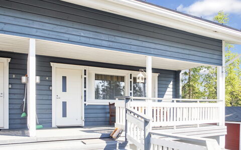 Ruka Snow and Sun 4: Hout, Verdieping, Siding, Deur, Huis, Samengesteld Materiaal, Veranda, Plank, Hardwood, Verblijf