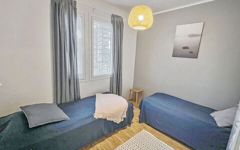 Lupporanta: Verdieping, Flooring, Interieur Ontwerp, Slaapkamer, Bed, Meubilair, Muur, Hout, Laken, Kamer