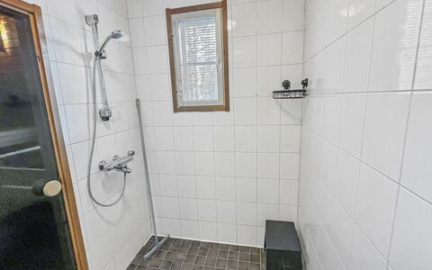 Lupporanta: Loodgieterswerkinrichting, Badkamer, Muur, Flooring, Verdieping, Loodgieter, Interieur Ontwerp, Tegel, Kraan, Douchekop