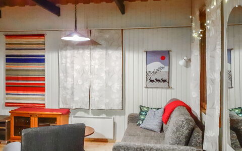 Kaukosaaren Ahonlaita: Meubilair, Interieur Ontwerp, Flooring, Verdieping, Hout, Plafond, Kamer, Textiel, Verlichting, Lichte Inrichting