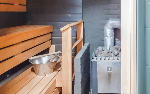 Kaukosaaren Ahonlaita: Hardwood, Beits, Sauna