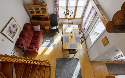 Rukapahta 5: Flooring, Hout, Meubilair, Interieur Ontwerp, Verdieping, Bankstel, Plafond, Woonkamer, Kamer, Houten Vloer