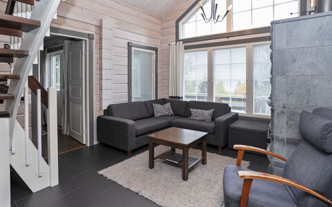 Rukanloisto a: Hout, Huis, Hardwood, Woonkamer, Houten Vloer, Plank, Stoel, Beits, Blokhut, Bankstel