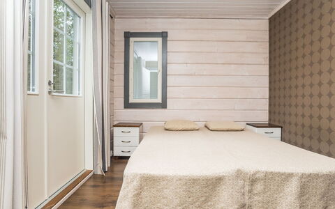 Rukanloisto B: Hout, Verdieping, Flooring, Interieur Ontwerp, Plafond, Slaapkamer, Kamer, Huis, Bed, Beits