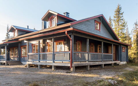 Pyryruka 1: Hout, Huis, Verblijf, Siding, Huis, Veranda, Hardwood, Deur, Plank, Beits