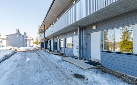Vuosselinhelmi C6: Hout, Siding, Verblijf, Huis, Huis, Plank, Garden Gebouwen, Blokhut, Hardwood, Veranda