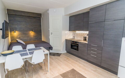 Vuosselinhelmi C6: Hout, Siding, Verblijf, Huis, Huis, Plank, Garden Gebouwen, Blokhut, Hardwood, Veranda
