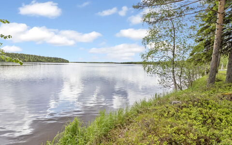 Kuontijärvi B: Blauw, Watervoorraden, Water, Zwemwater, Natuur, Wolk, Natuurlijke Omgeving, Groen, Natuurlijk Landschap, Waterweg