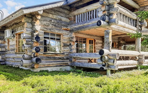 Riekonmella: Hout, Siding, Verblijf, Huis, Huis, Plank, Garden Gebouwen, Blokhut, Hardwood, Veranda