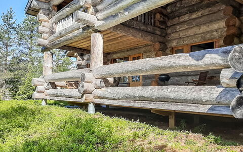 Riekonmella: Hout, Siding, Verblijf, Huis, Huis, Plank, Garden Gebouwen, Blokhut, Hardwood, Veranda