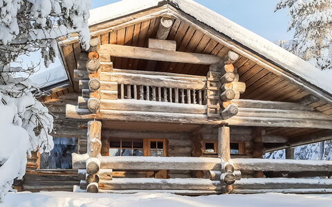 Riekonmella: Hout, Siding, Verblijf, Huis, Huis, Plank, Garden Gebouwen, Blokhut, Hardwood, Veranda