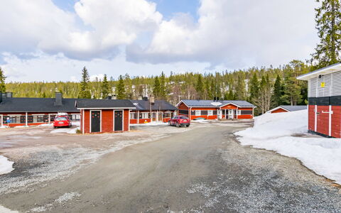 Rukansyli 1: Hout, Siding, Verblijf, Huis, Huis, Plank, Garden Gebouwen, Blokhut, Hardwood, Veranda